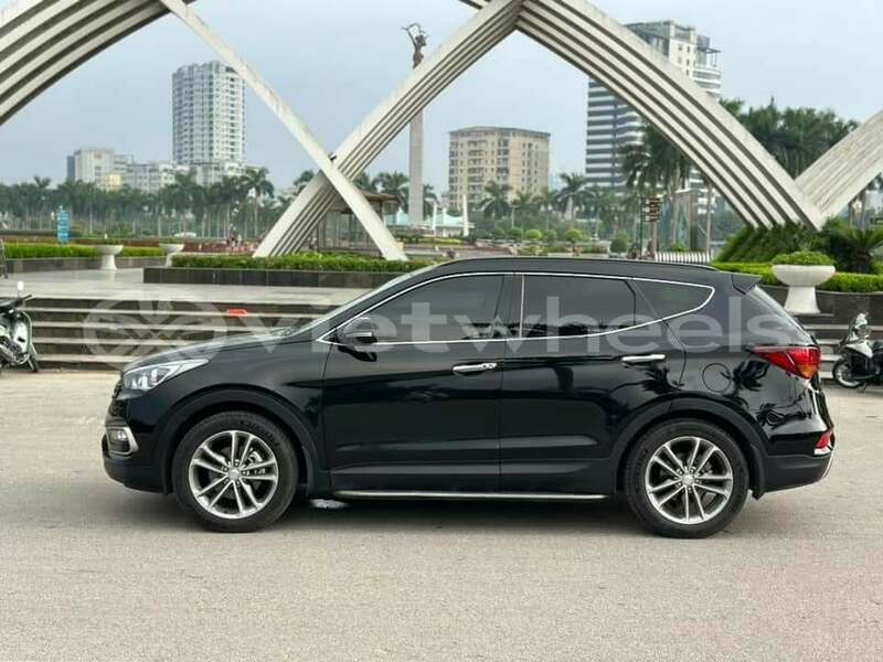 Big with watermark hyundai santa fe hanoi hue 49133