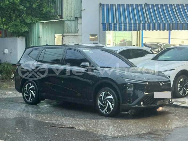 Big with watermark vinfast limo green hanoi can tho 49211