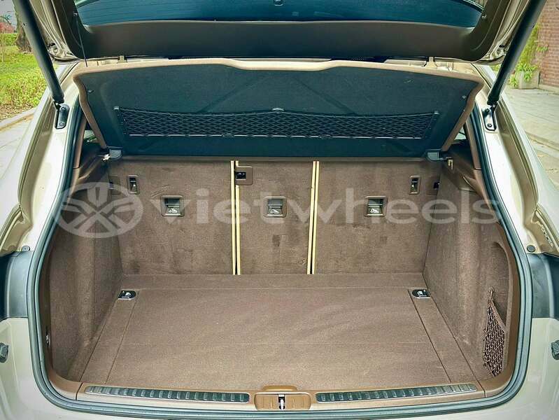 Big with watermark porsche macan hanoi can tho 49237