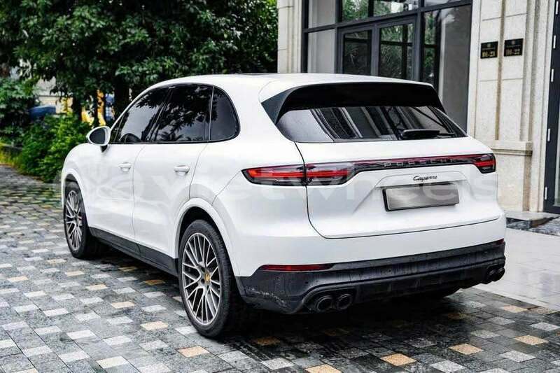 Big with watermark porsche cayenne hanoi hue 49347
