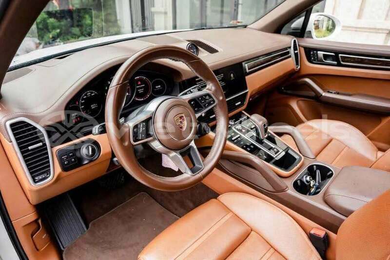 Big with watermark porsche cayenne hanoi hue 49347