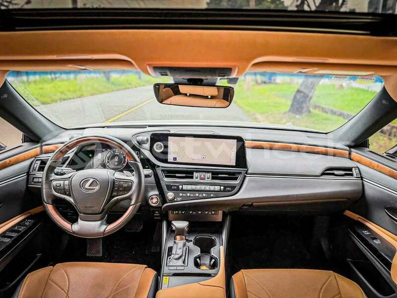 Big with watermark lexus es none ha tinh 49366