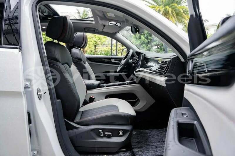 Big with watermark porsche taycan hanoi hue 49376