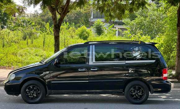 Buy Used KIA Carnival Car Buy Used KIA Carnival Car