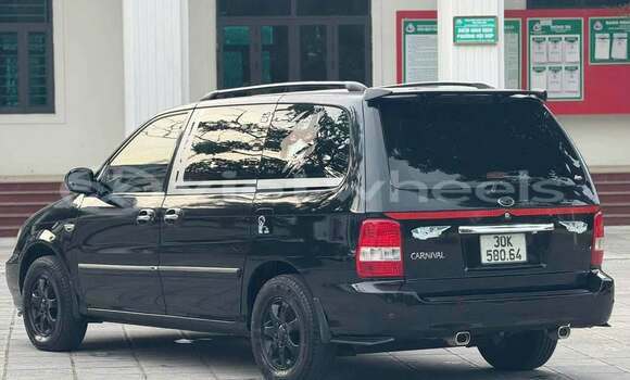 Buy Used KIA Carnival Car Buy Used KIA Carnival Car