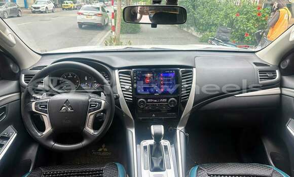 Buy Used Mitsubishi Pajero Car Buy Used Mitsubishi Pajero Car
