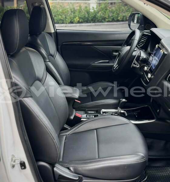 Big with watermark mitsubishi outlander hanoi gia lai 49480