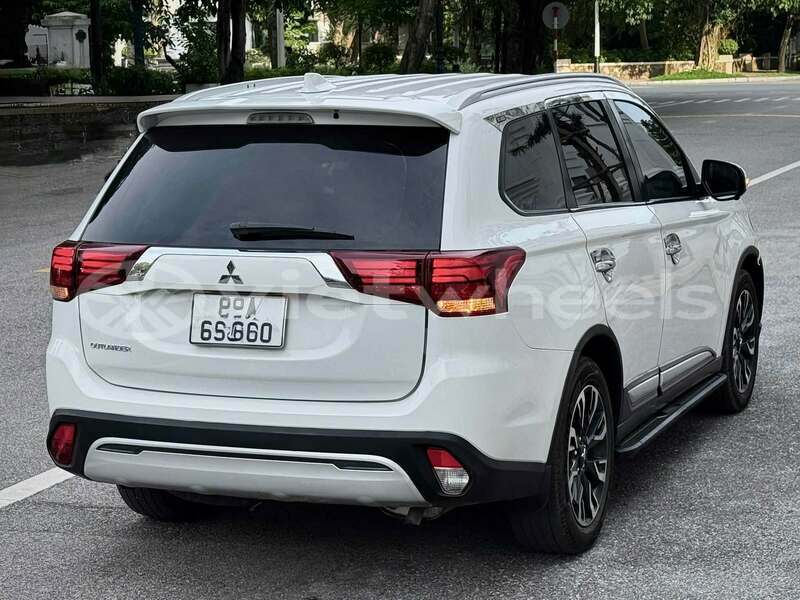 Big with watermark mitsubishi outlander hanoi gia lai 49480