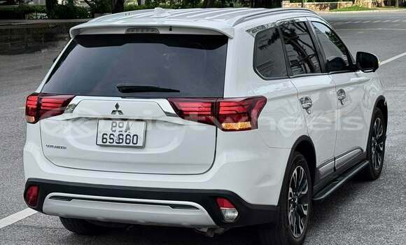 Mua Đã sử dụng Mitsubishi Outlander Xe ô tô Mua Đã sử dụng Mitsubishi Outlander Xe ô tô
