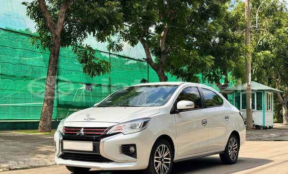 Mua Đã sử dụng Mitsubishi Attrage Xe ô tô Mua Đã sử dụng Mitsubishi Attrage Xe ô tô