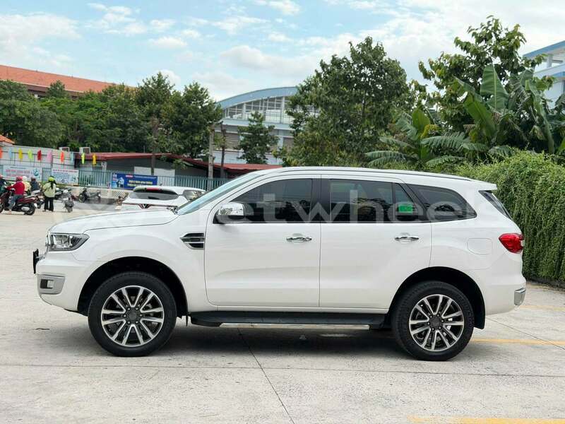 Big with watermark ford everest hanoi can tho 49556