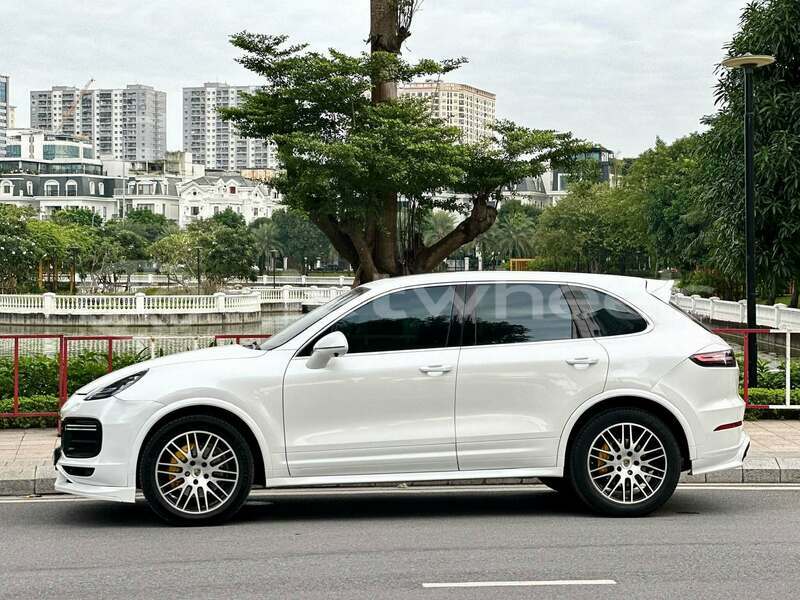 Big with watermark porsche cayene hanoi gia lai 49602