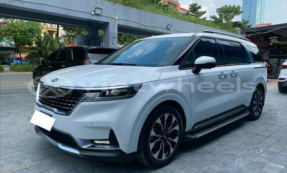 Buy Used KIA Carnival Car Buy Used KIA Carnival Car