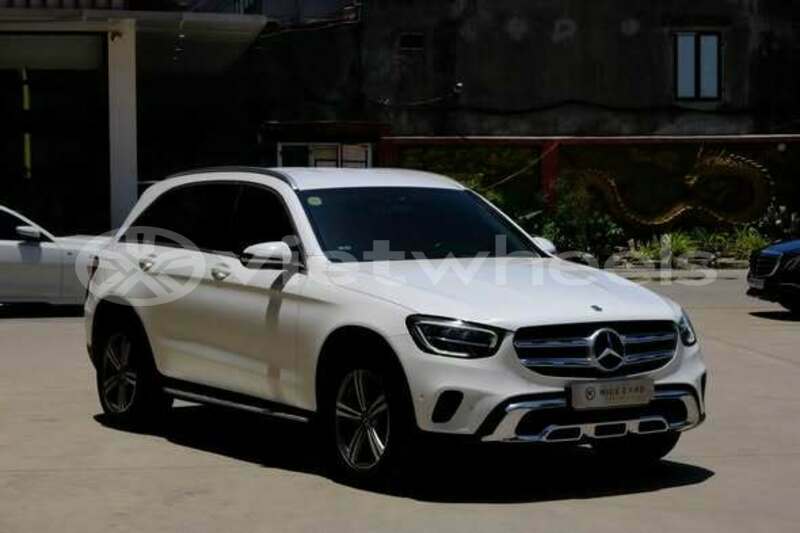 Big with watermark mercedes benz gla hanoi an giang 49633