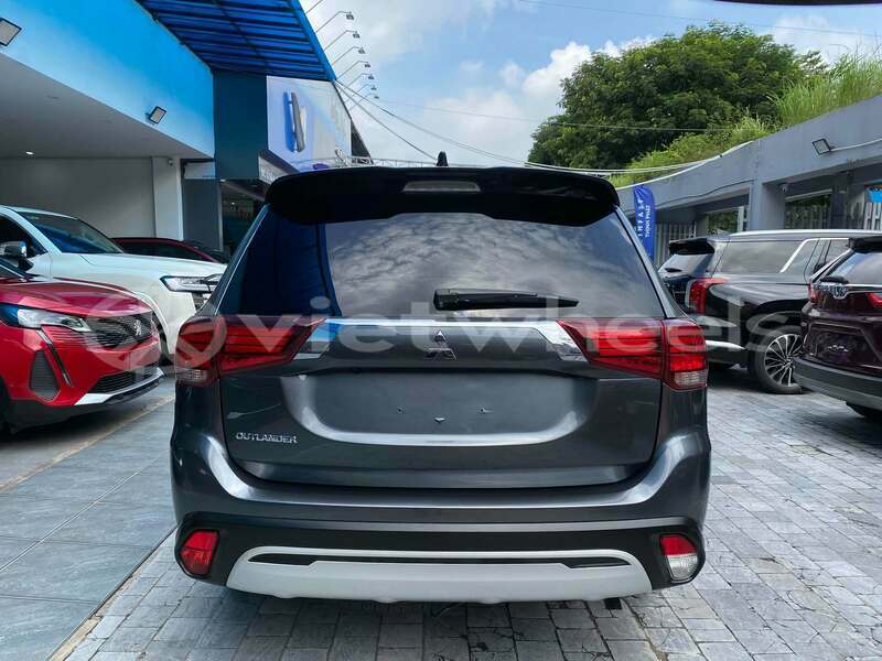 Big with watermark mitsubishi outlander hanoi gia lai 49636