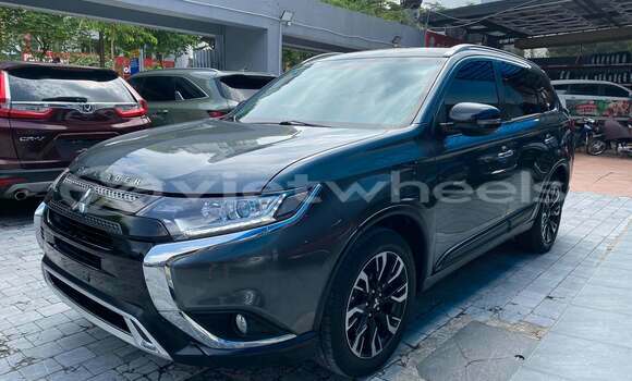 Mua Đã sử dụng Mitsubishi Outlander Xe ô tô Mua Đã sử dụng Mitsubishi Outlander Xe ô tô