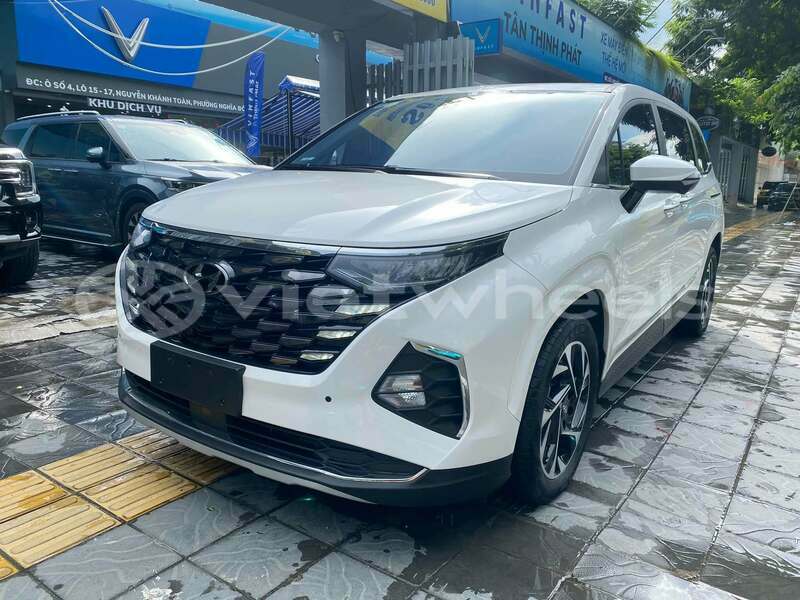 Big with watermark hyundai custin hanoi hue 49641