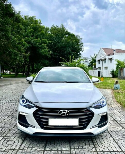 Big hyundai elantra an giang huyen an phu 1023