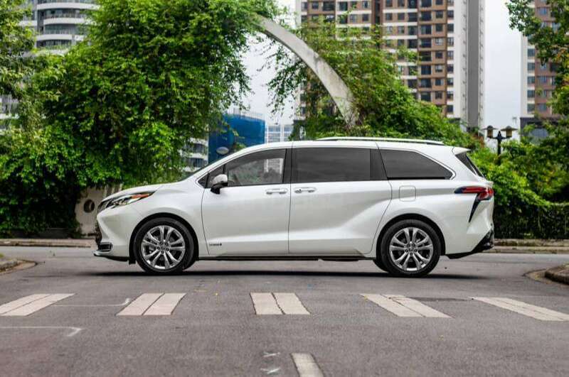 Big toyota sienna an giang huyen an phu 2226