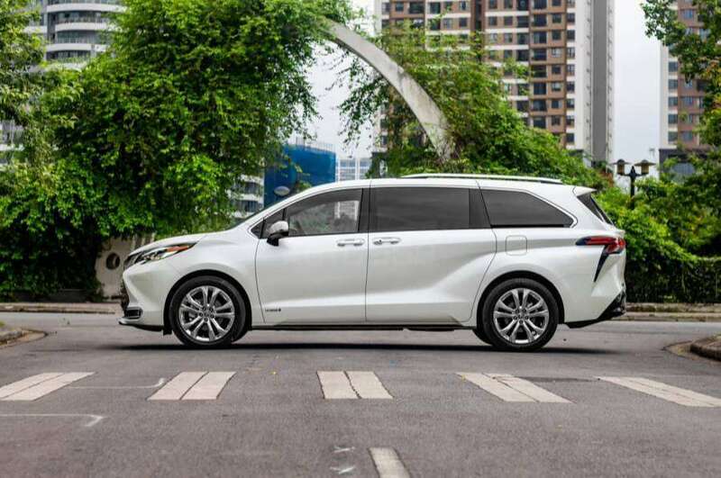 Big toyota sienna an giang huyen an phu 2403