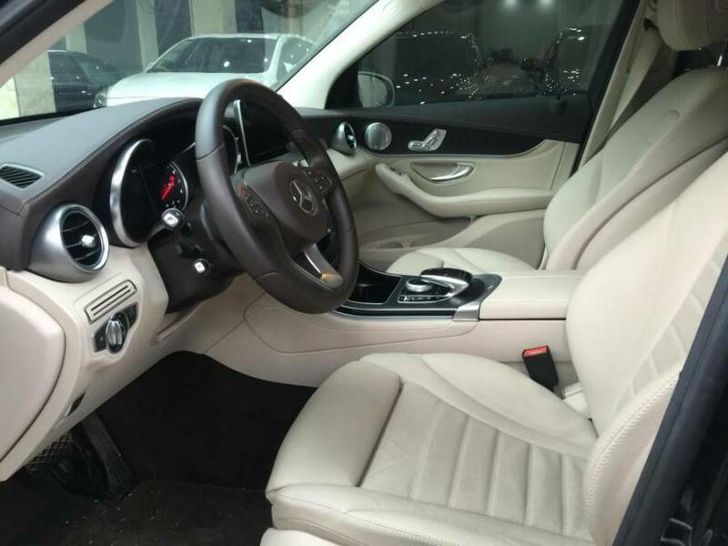 Big mercedes glc 300 4matic an giang huyen an phu 2472