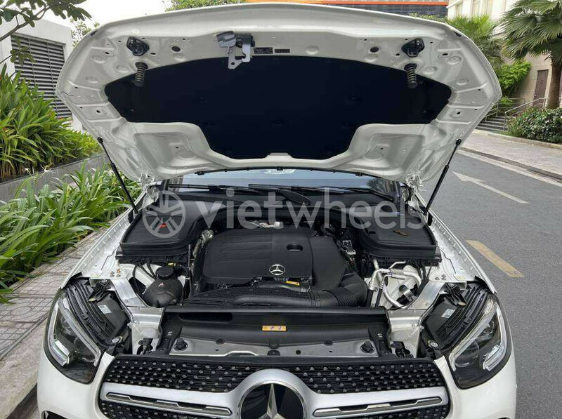 Big mercedes glc 300 4matic an giang huyen an phu 3302