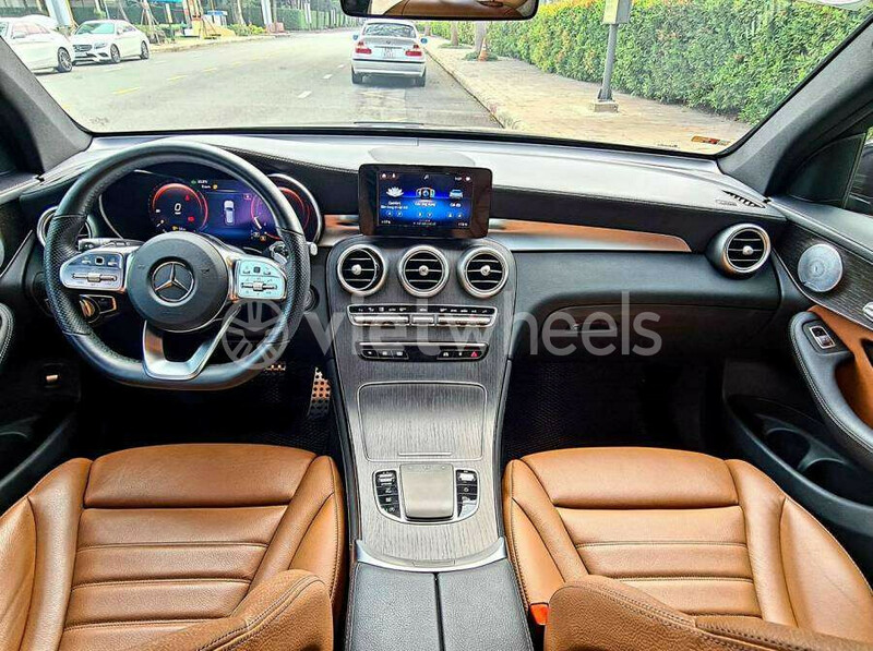 Big mercedes glc 300 4matic an giang huyen an phu 3307