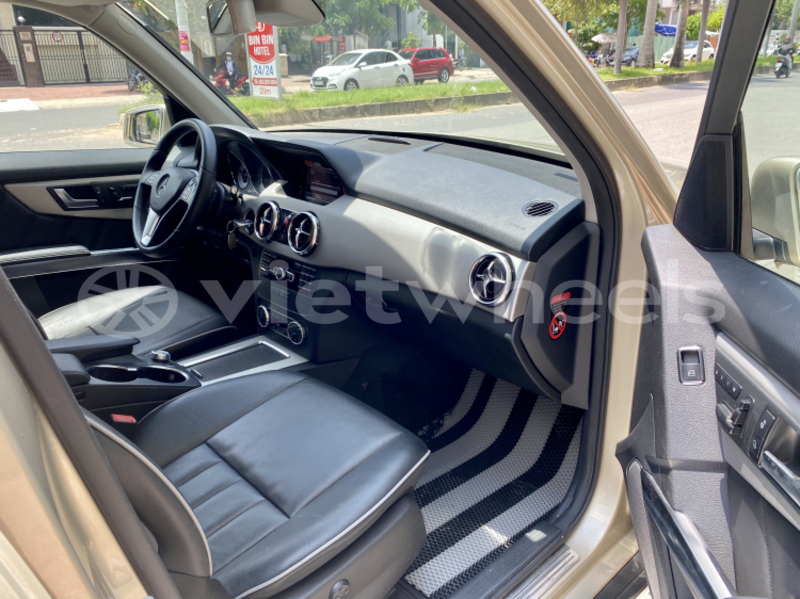 Big with watermark mercedes mercedes glk class an giang huyen an phu 4668