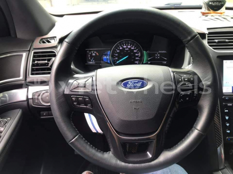 Big with watermark ford ford explorer an giang huyen an phu 4688