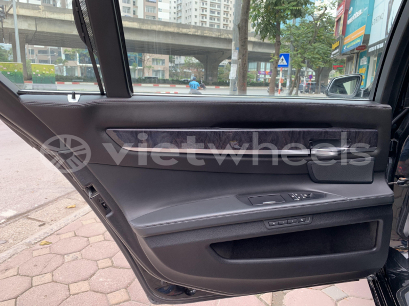 Big with watermark bmw bmw 7 series an giang huyen an phu 5121